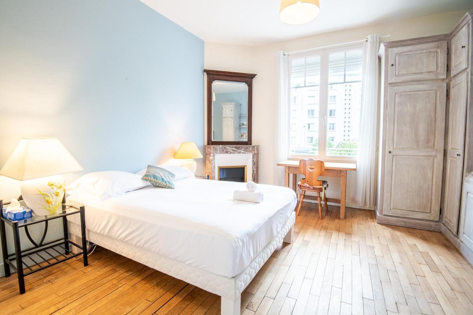 Hotel Le Stalingrad - Saint-Pierre-Des-Corps Esterno foto