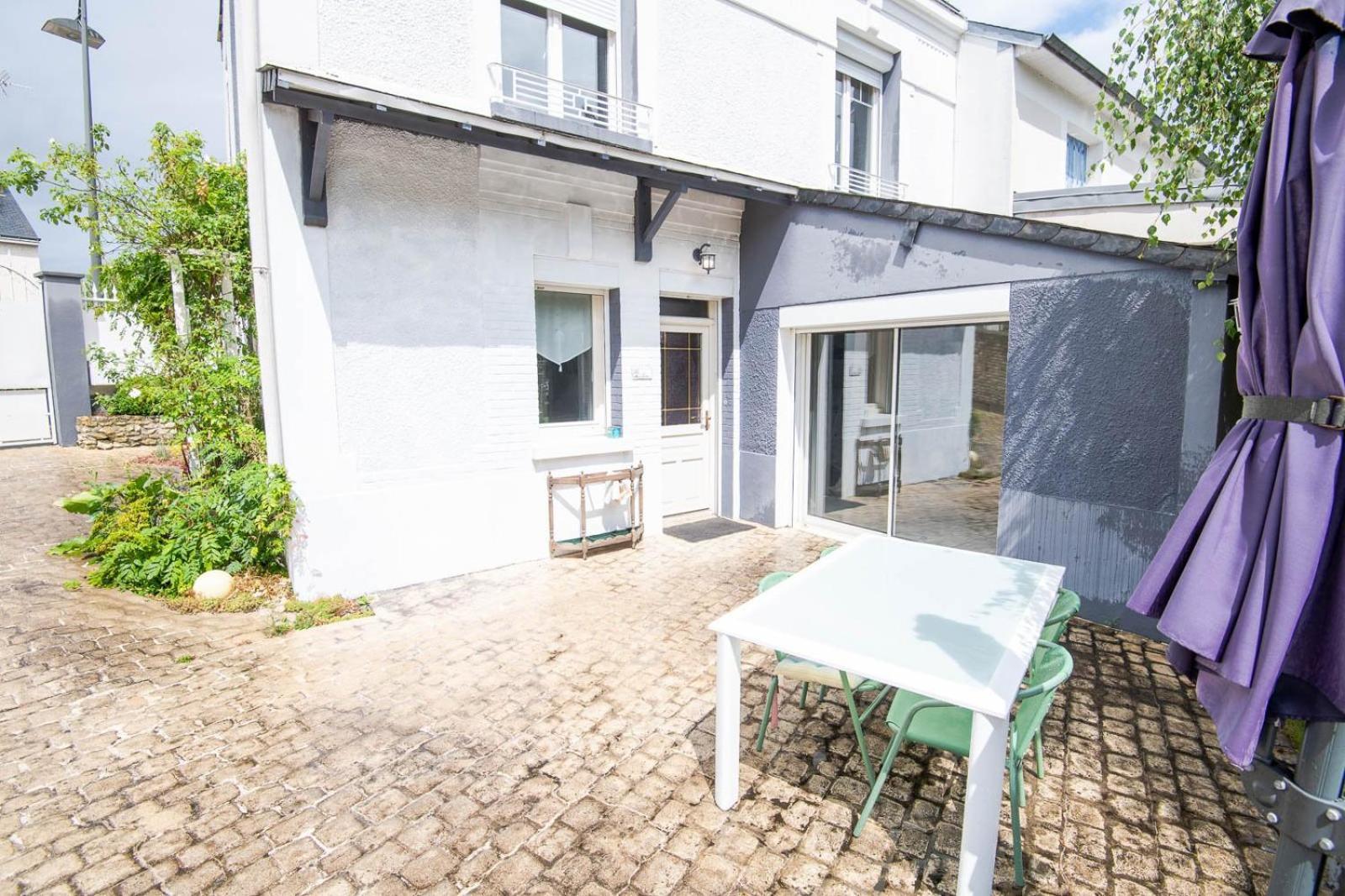 Hotel Le Stalingrad - Saint-Pierre-Des-Corps Esterno foto